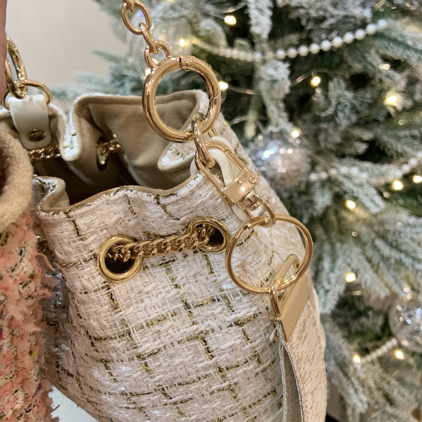 CHANEL-Inspired Tweed Bucket Bag | Adjustable Sphere Chain (White/Blue) 17cm + Snowflake Charm