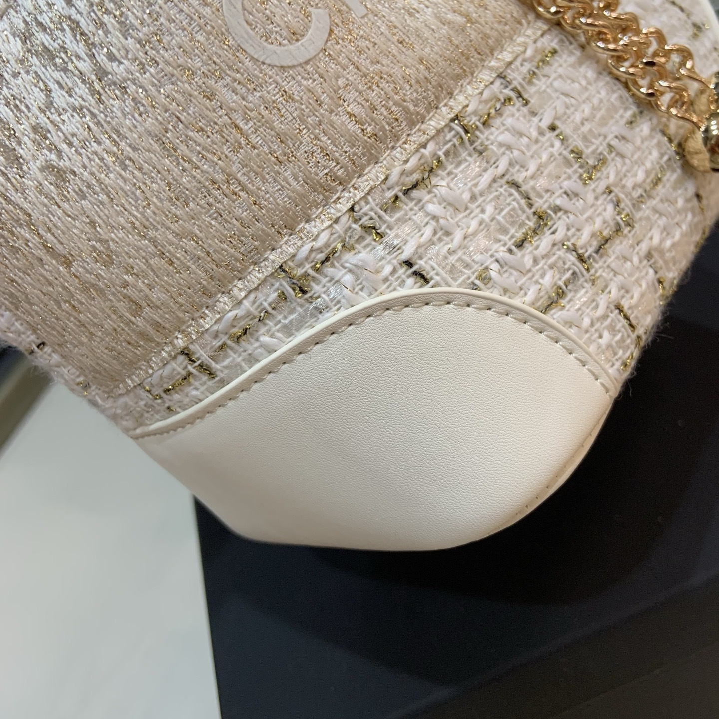CHANEL-Inspired Tweed Bucket Bag | Adjustable Sphere Chain (White/Blue) 17cm + Snowflake Charm