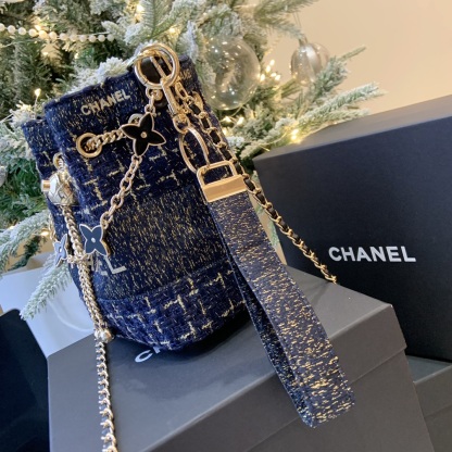 CHANEL-Inspired Tweed Bucket Bag | Adjustable Sphere Chain (White/Blue) 17cm + Snowflake Charm