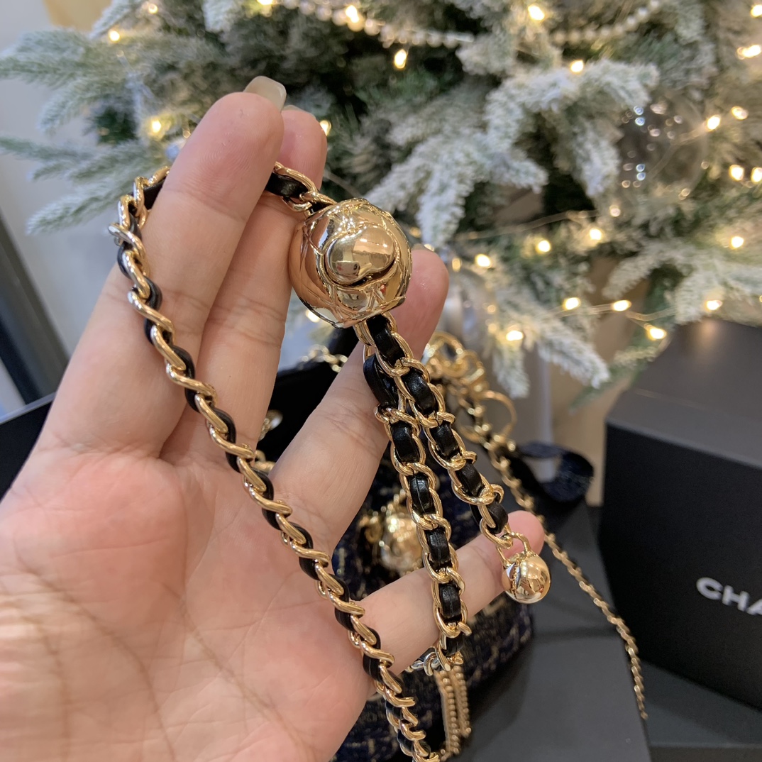 CHANEL-Inspired Tweed Bucket Bag | Adjustable Sphere Chain (White/Blue) 17cm + Snowflake Charm