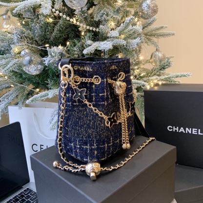 CHANEL-Inspired Tweed Bucket Bag | Adjustable Sphere Chain (White/Blue) 17cm + Snowflake Charm