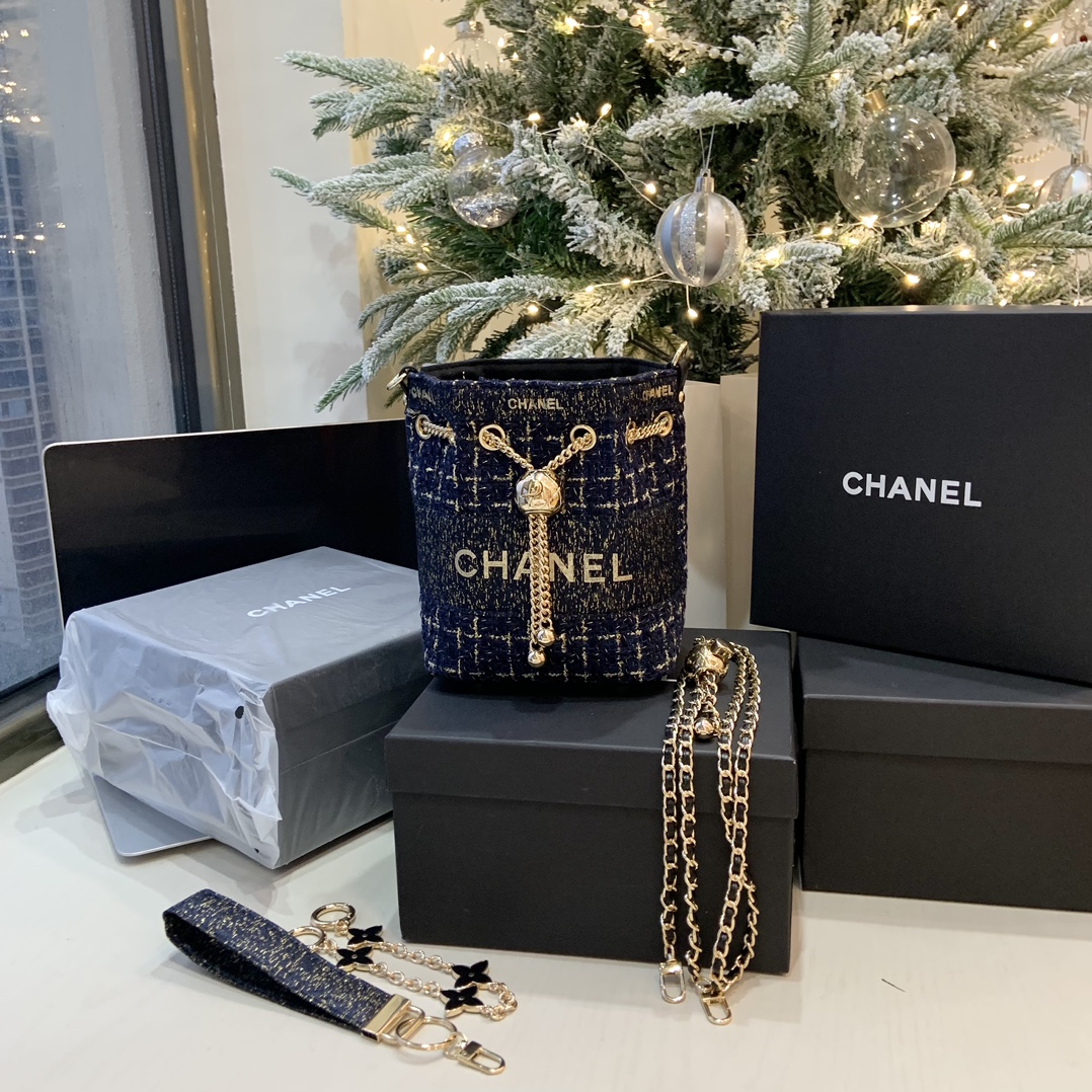 CHANEL-Inspired Tweed Bucket Bag | Adjustable Sphere Chain (White/Blue) 17cm + Snowflake Charm