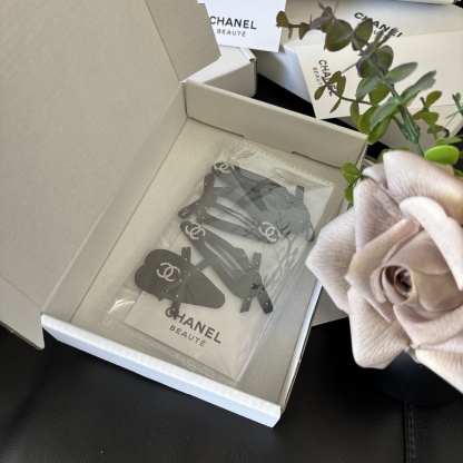 CHANEL Le Papillon Clip Set | 4PC Butterfly Hairpins Limited Birthday Gift