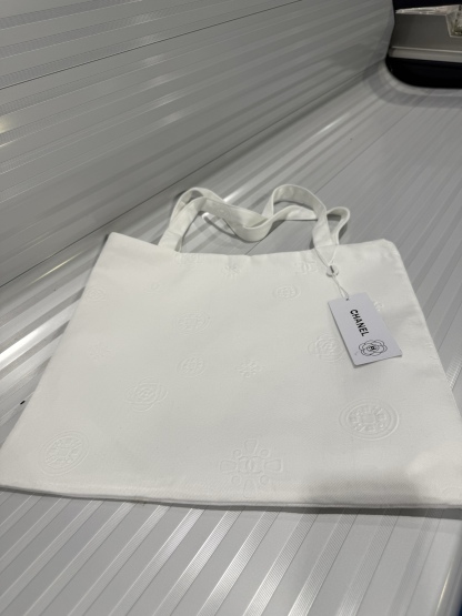 Chanel Beauty Pumpkin Tote | 3D-Embossed Logo Tote 29x30cm + Magnetic Closure