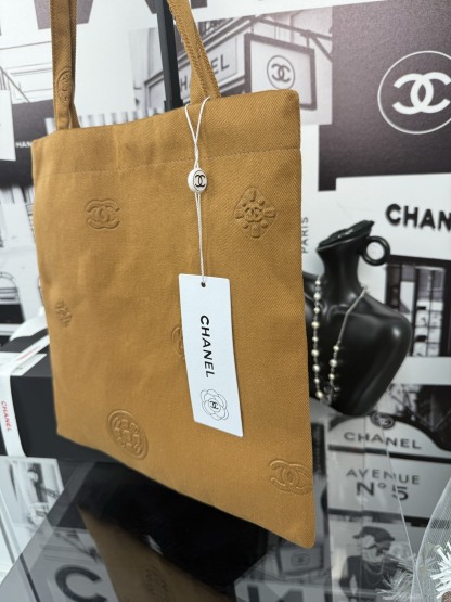 Chanel Beauty Pumpkin Tote | 3D-Embossed Logo Tote 29x30cm + Magnetic Closure