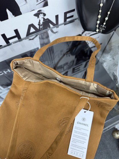 Chanel Beauty Pumpkin Tote | 3D-Embossed Logo Tote 29x30cm + Magnetic Closure