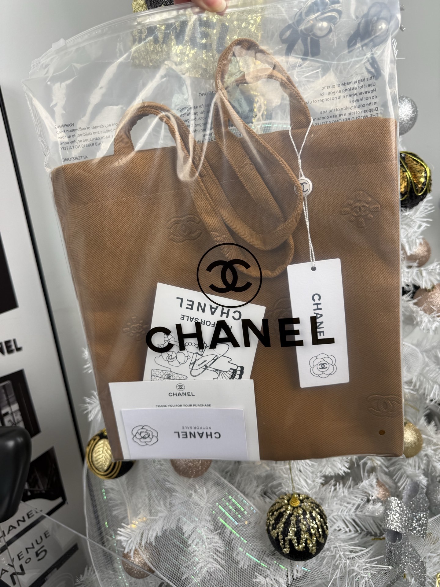 Chanel Beauty Pumpkin Tote | 3D-Embossed Logo Tote 29x30cm + Magnetic Closure