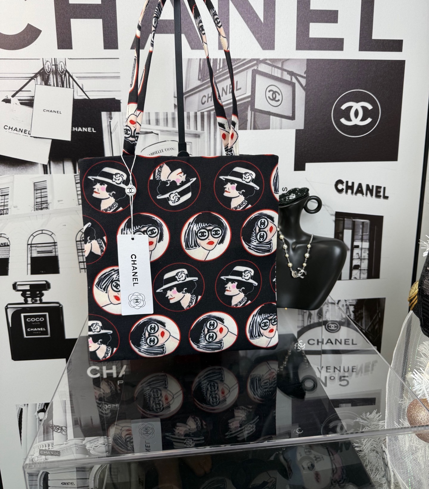Chanel Beauty Pumpkin Tote | 3D-Embossed Logo Tote 29x30cm + Magnetic 