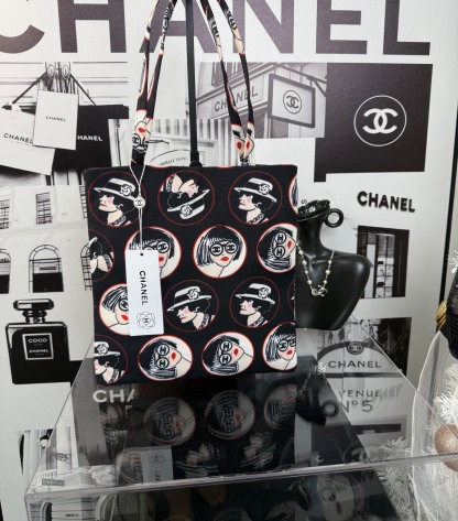 Chanel Beauty Pumpkin Tote | 3D-Embossed Logo Tote 29x30cm + Magnetic Closure