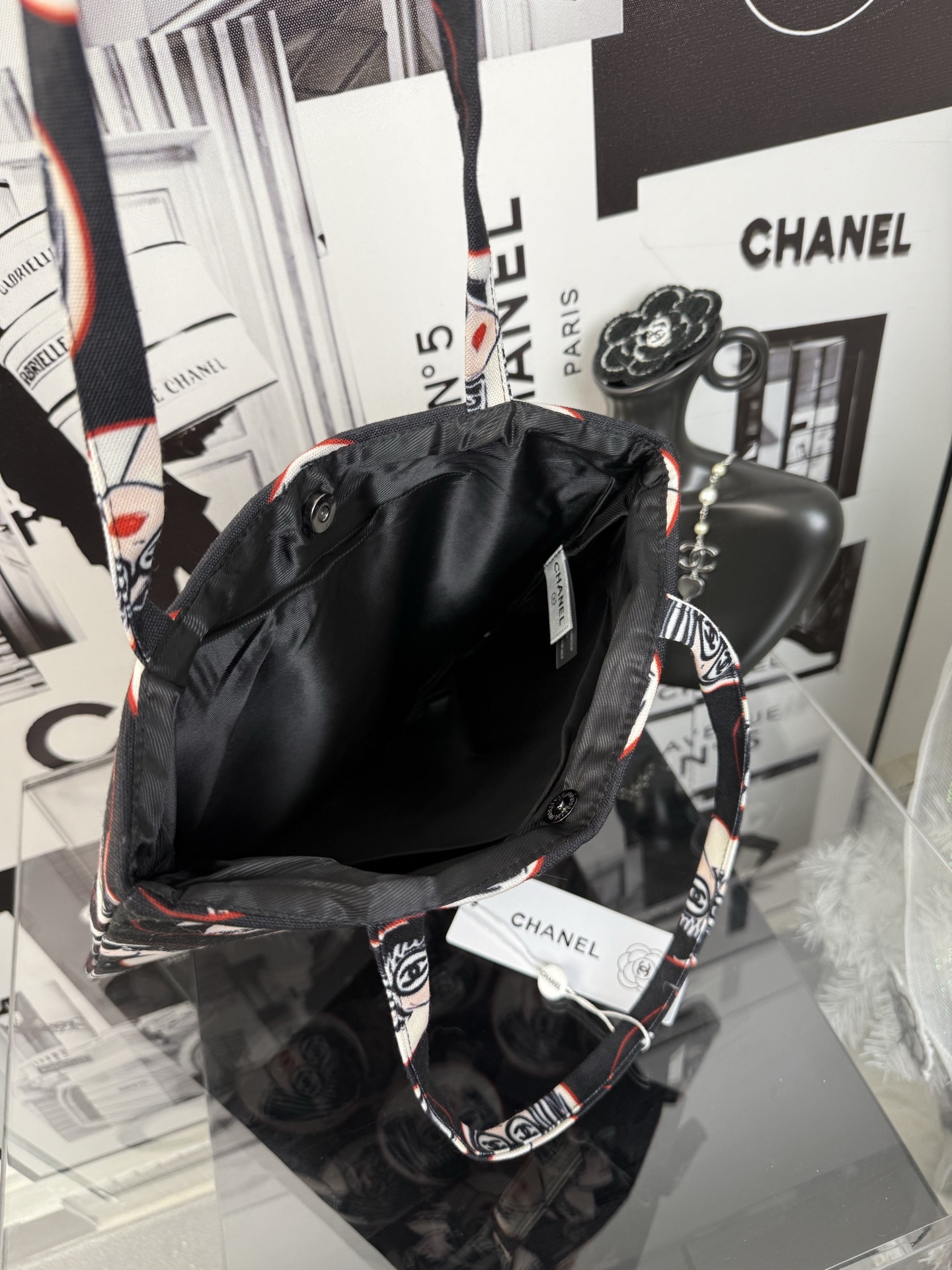 Chanel Beauty Pumpkin Tote | 3D-Embossed Logo Tote 29x30cm + Magnetic Closure