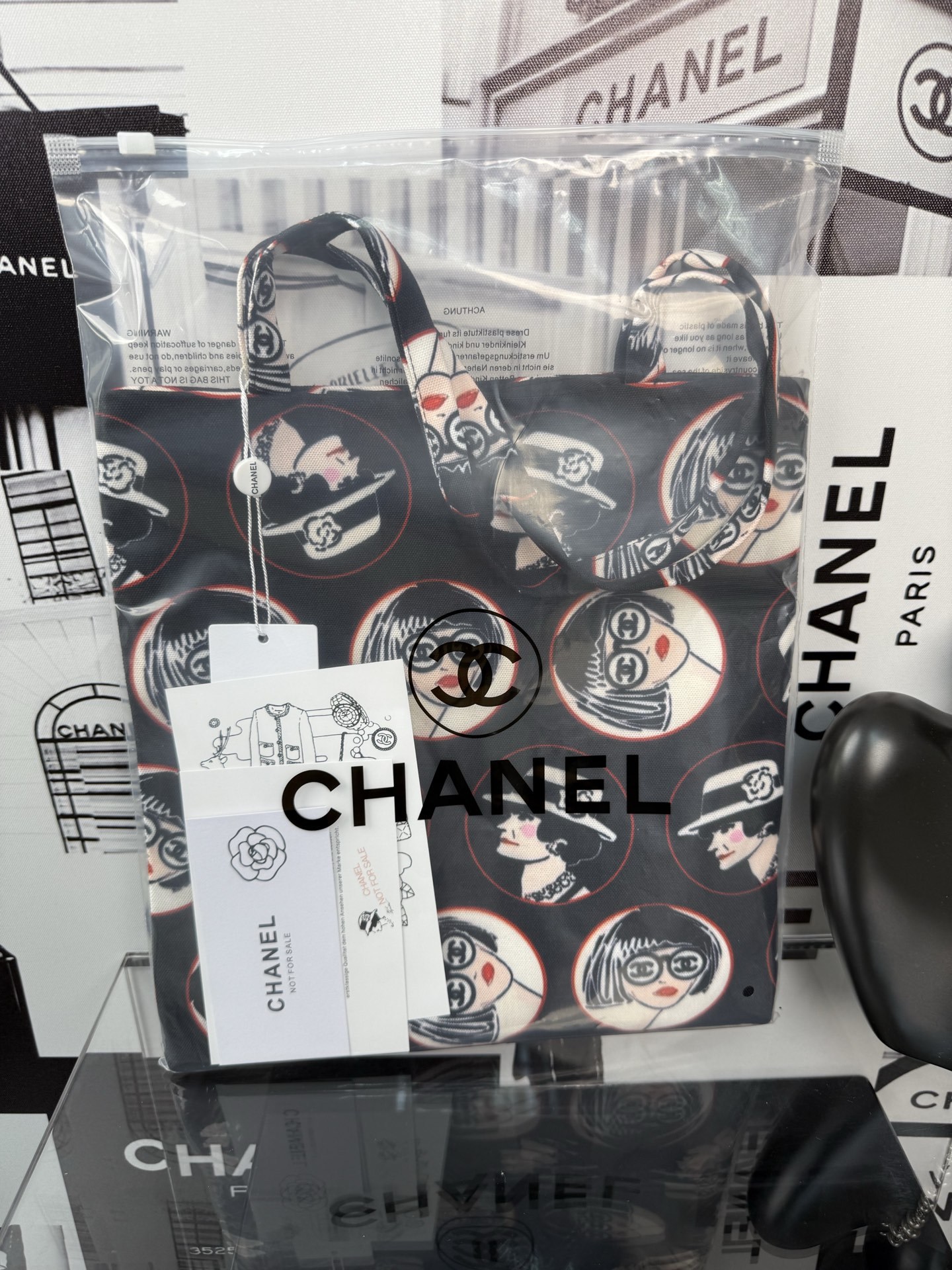 Chanel Beauty Pumpkin Tote | 3D-Embossed Logo Tote 29x30cm + Magnetic Closure