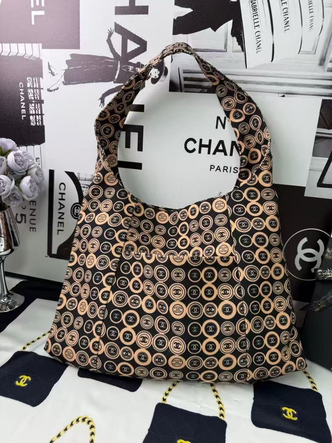 ① CHANEL Coin Fortune Tote/ Ombre CC Tote | Denim Jacquard 45cm Lucky 