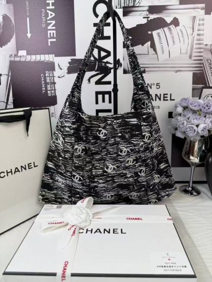CHANEL Coin Fortune Tote/ Ombre CC Tote | Denim Jacquard 45cm Lucky Charm Bag w/ 56cm Strap ② 