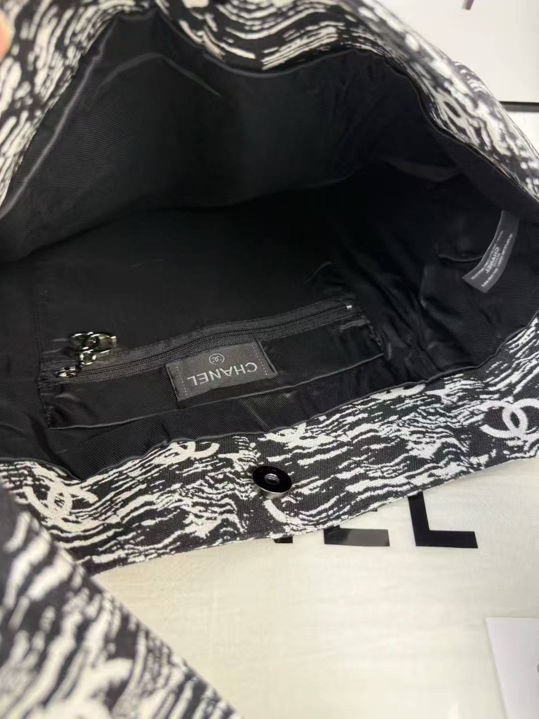 CHANEL Coin Fortune Tote/ Ombre CC Tote | Denim Jacquard 45cm Lucky Charm Bag w/ 56cm Strap ② 