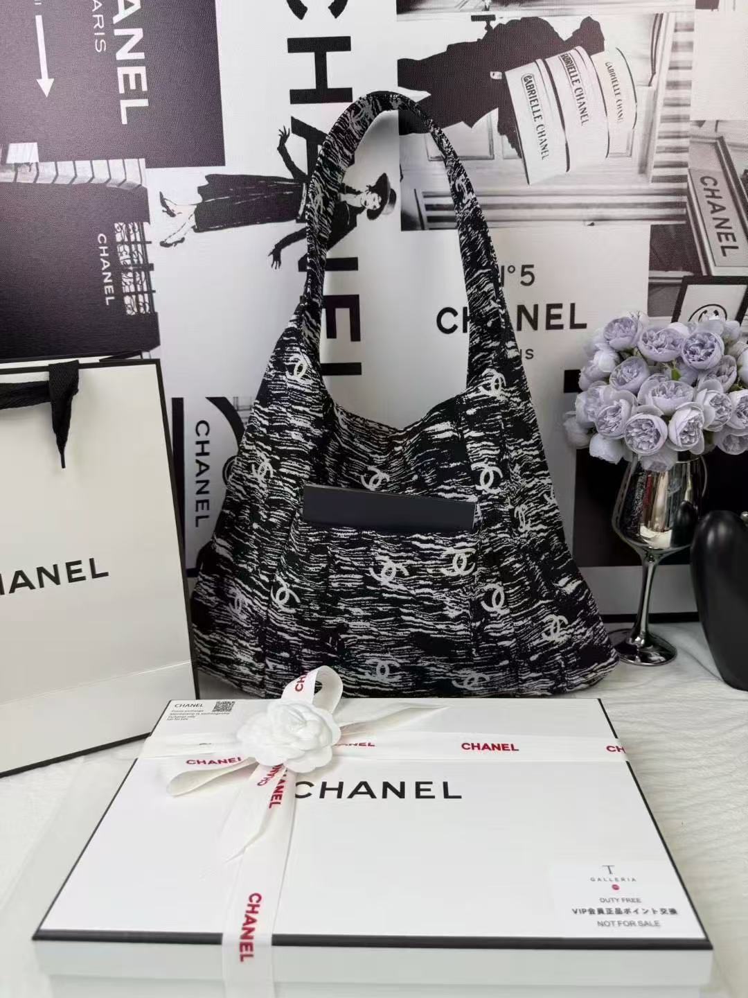 CHANEL Coin Fortune Tote/ Ombre CC Tote | Denim Jacquard 45cm Lucky Charm Bag w/ 56cm Strap ② 
