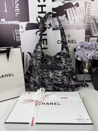 CHANEL Coin Fortune Tote/ Ombre CC Tote | Denim Jacquard 45cm Lucky Charm Bag w/ 56cm Strap ② 