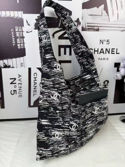 CHANEL Coin Fortune Tote/ Ombre CC Tote | Denim Jacquard 45cm Lucky Charm Bag w/ 56cm Strap ② 