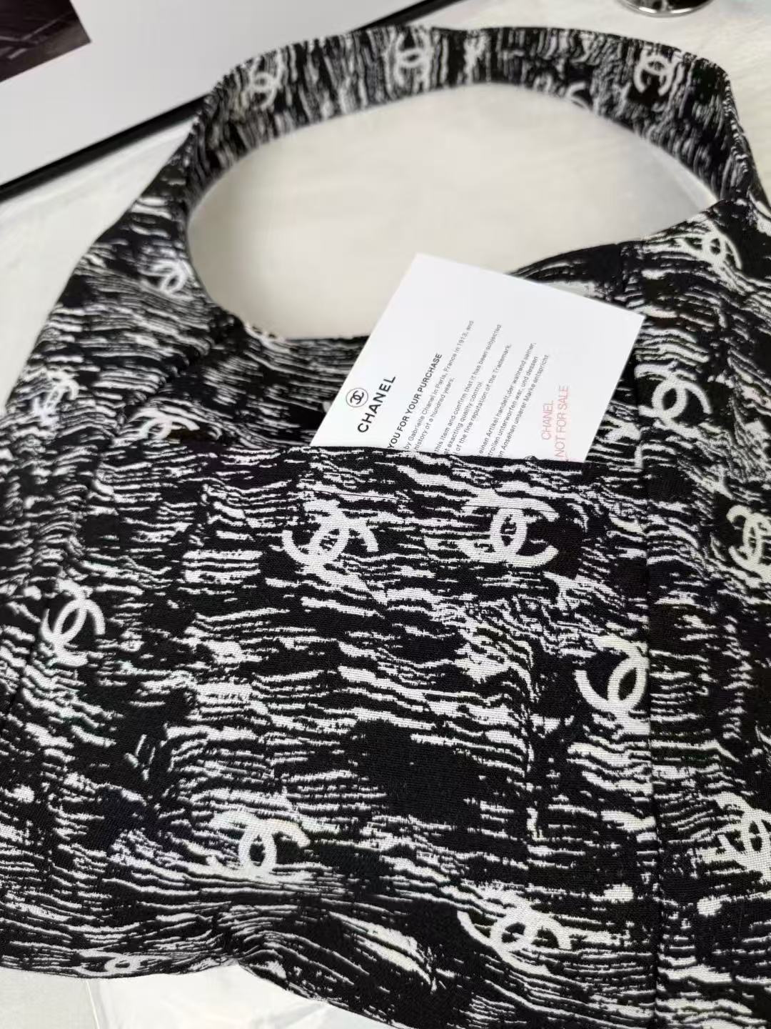 CHANEL Coin Fortune Tote/ Ombre CC Tote | Denim Jacquard 45cm Lucky Charm Bag w/ 56cm Strap ② 