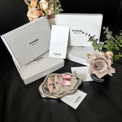 CHANEL Duckbill Clip 4-Piece Set | Slim French Hair Grips (Gold/Silver) Limited