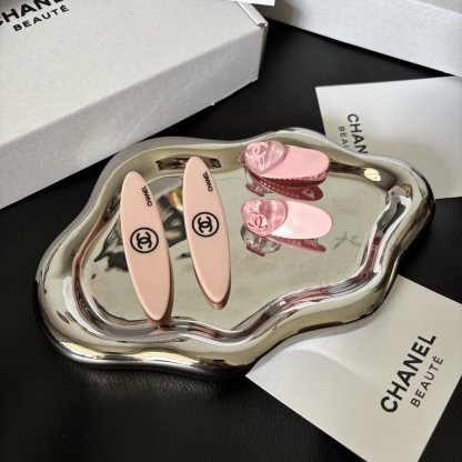 CHANEL Duckbill Clip 4-Piece Set | Slim French Hair Grips (Gold/Silver) Limited