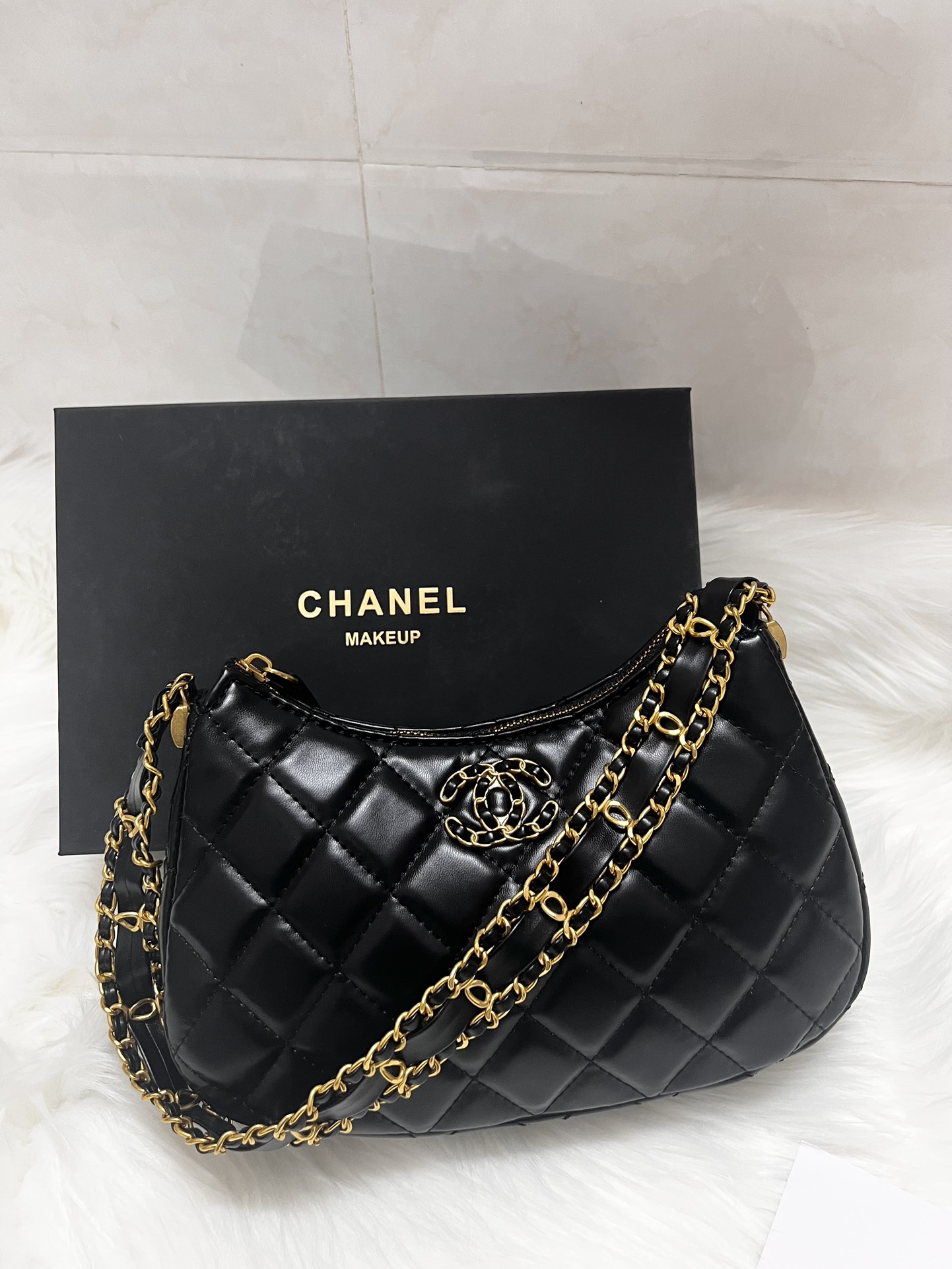CHANEL 23K Quilted Chain Hobo | 24cm Noir Shoulder Bag (GWP Exclusive Revival)