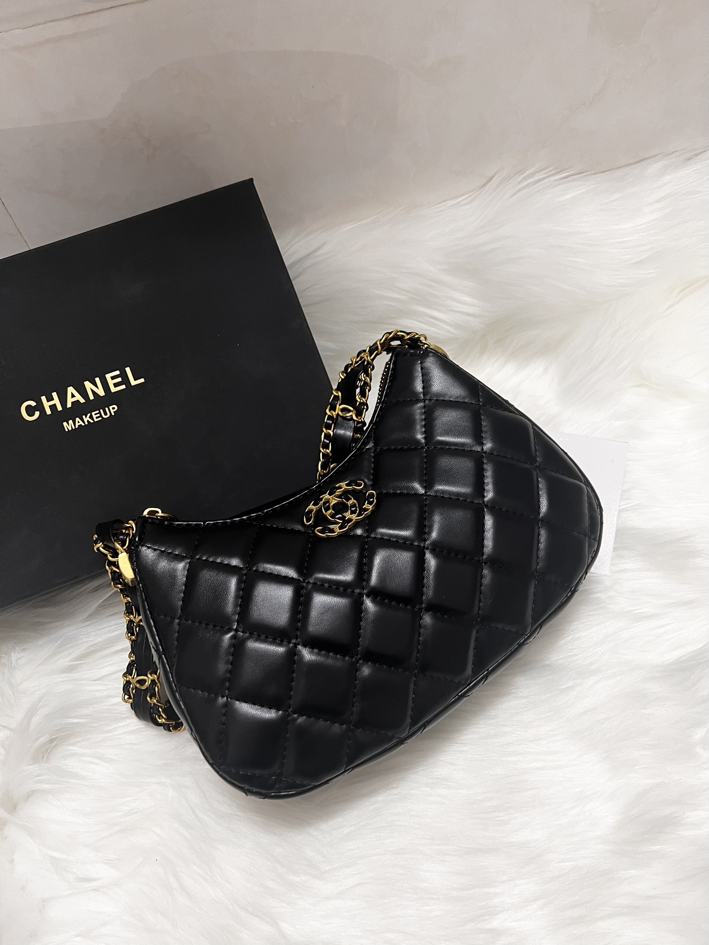 CHANEL 23K Quilted Chain Hobo | 24cm Noir Shoulder Bag (GWP Exclusive Revival)