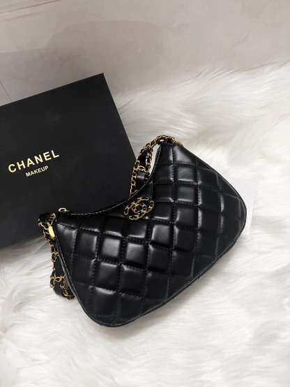 CHANEL 23K Quilted Chain Hobo | 24cm Noir Shoulder Bag (GWP Exclusive Revival)
