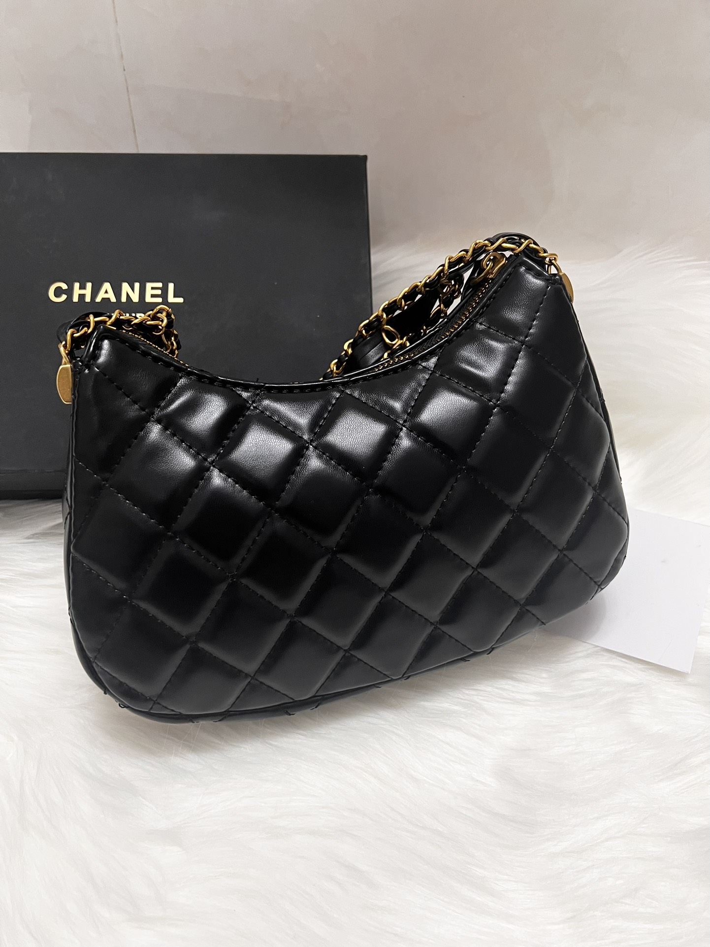 CHANEL 23K Quilted Chain Hobo | 24cm Noir Shoulder Bag (GWP Exclusive Revival)