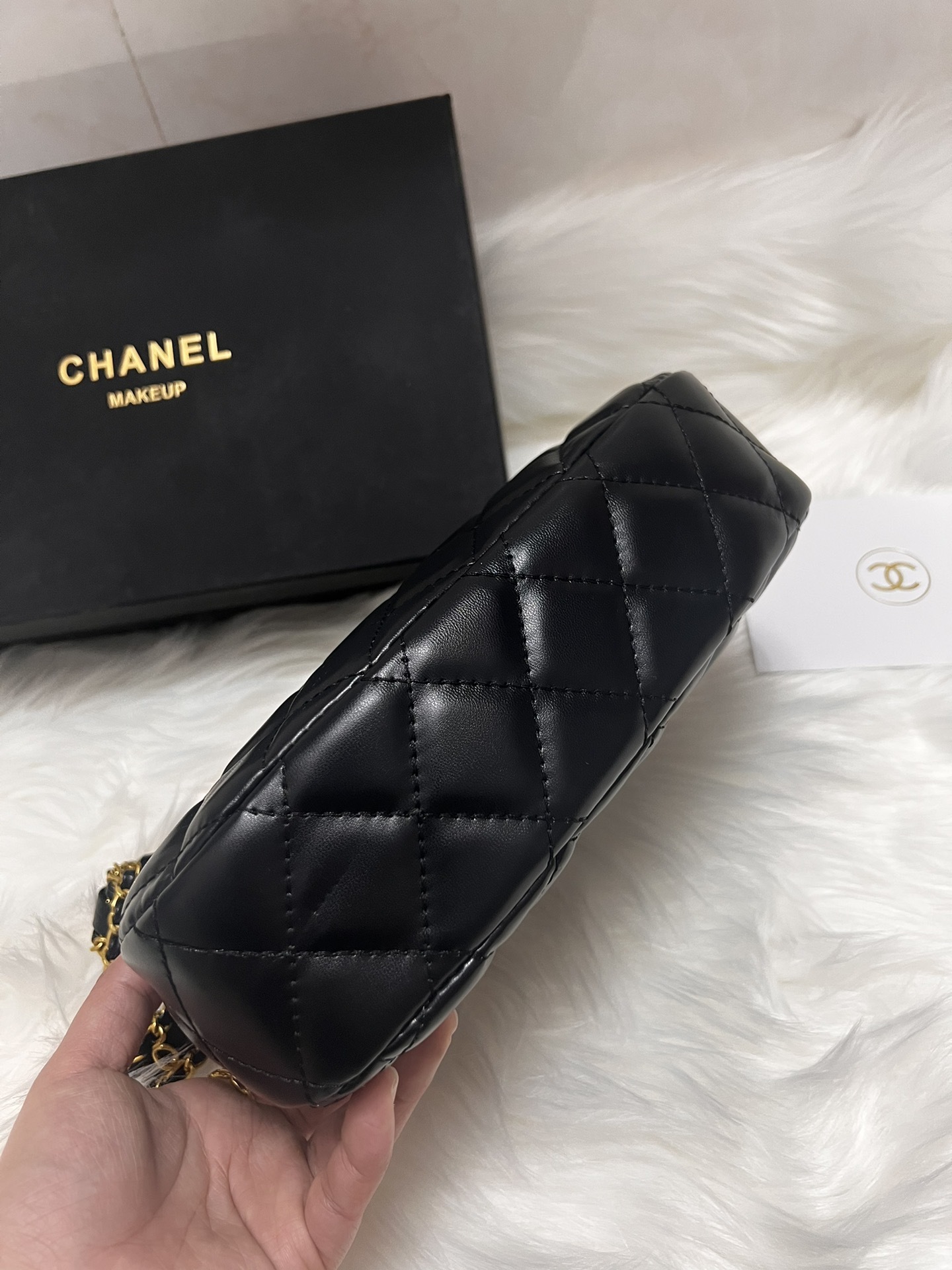 CHANEL 23K Quilted Chain Hobo | 24cm Noir Shoulder Bag (GWP Exclusive Revival)
