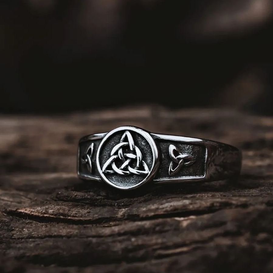 The Celtic Trinity Knot Ring