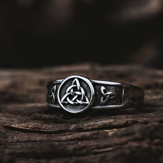 The Celtic Trinity Knot Ring