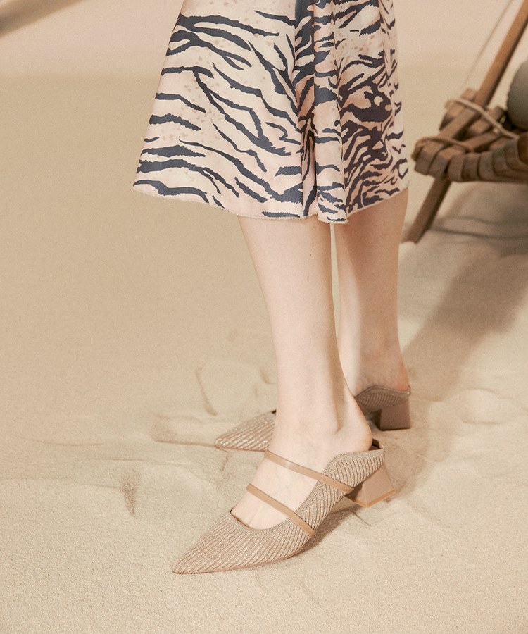 MOUSSE FIT Commute Pointed Toe Solid Color Heeled Mules