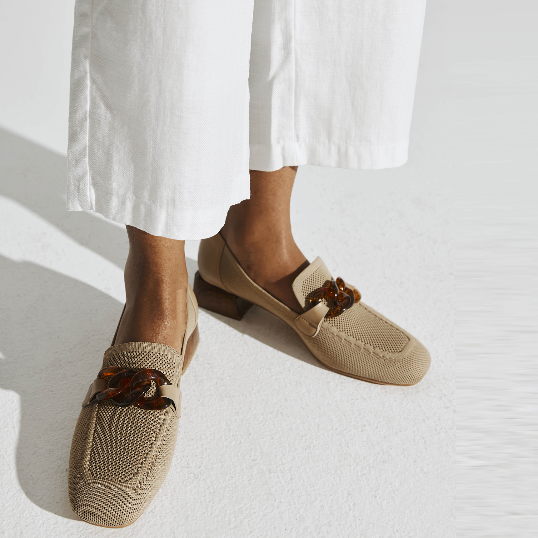 MOUSSE FIT Commute Amber Chain Flat Loafers