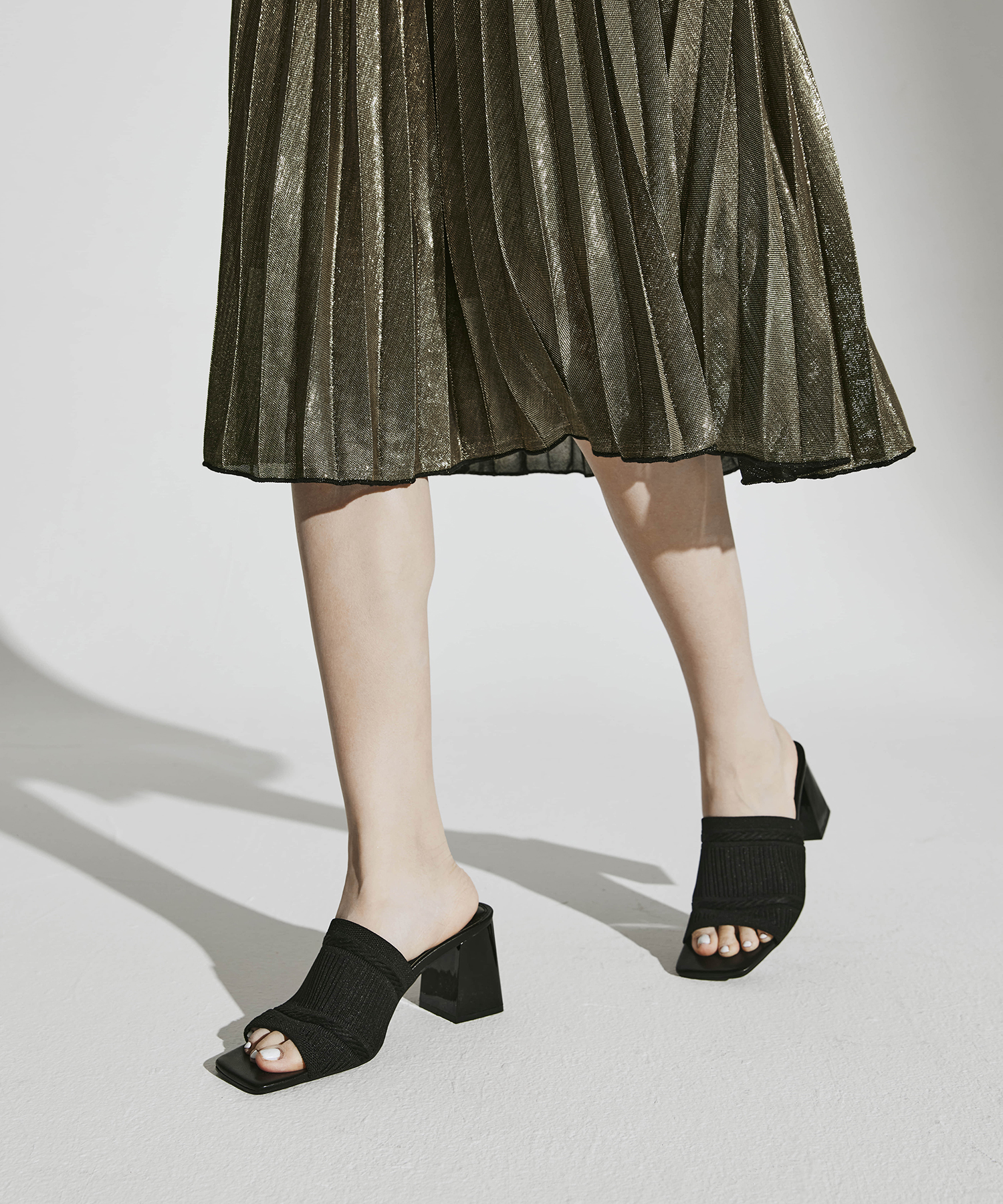 MOUSSE FIT Casual Textured Square Toe Heeled Sandals