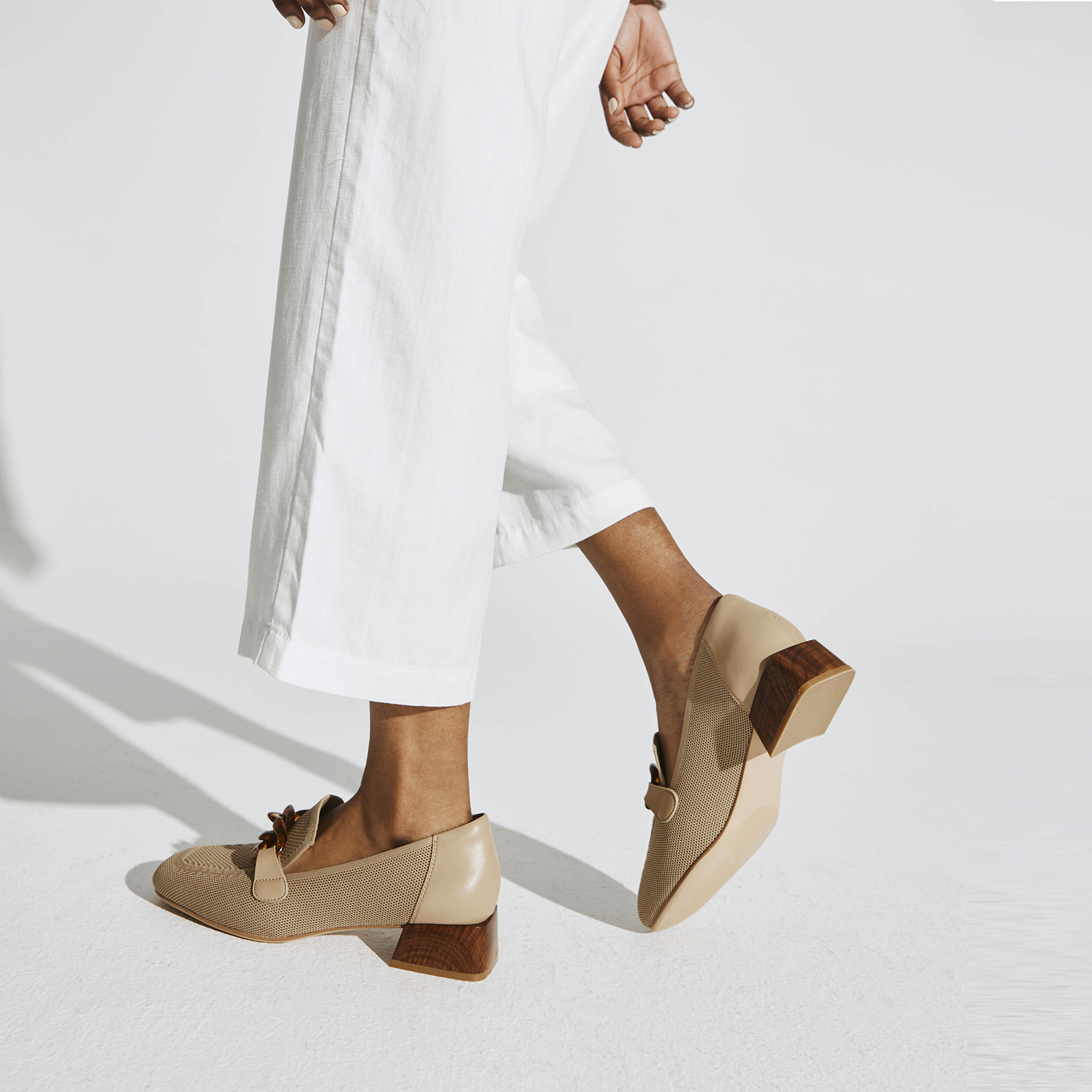 MOUSSE FIT Commute Amber Chain Flat Loafers