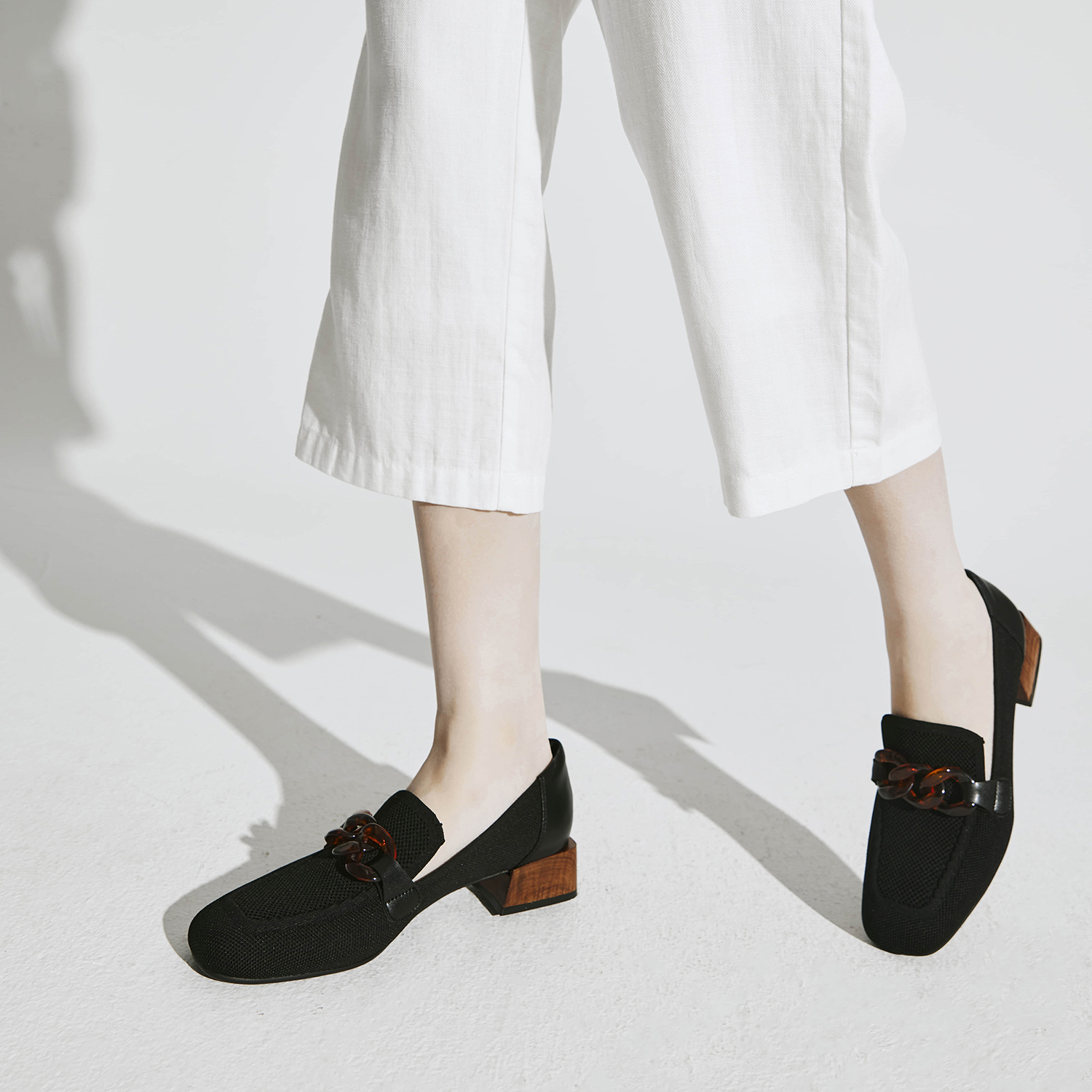 MOUSSE FIT Commute Amber Chain Flat Loafers
