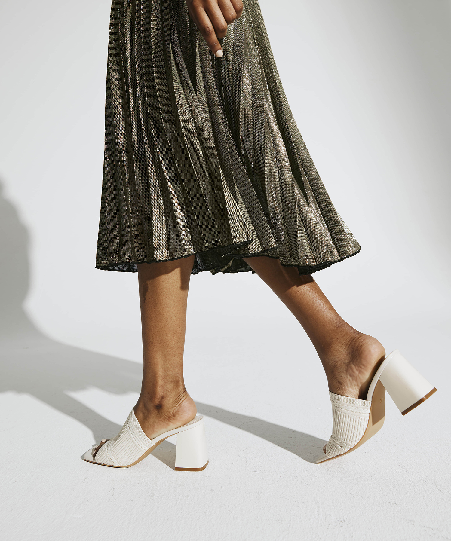 MOUSSE FIT Casual Textured Square Toe Heeled Sandals