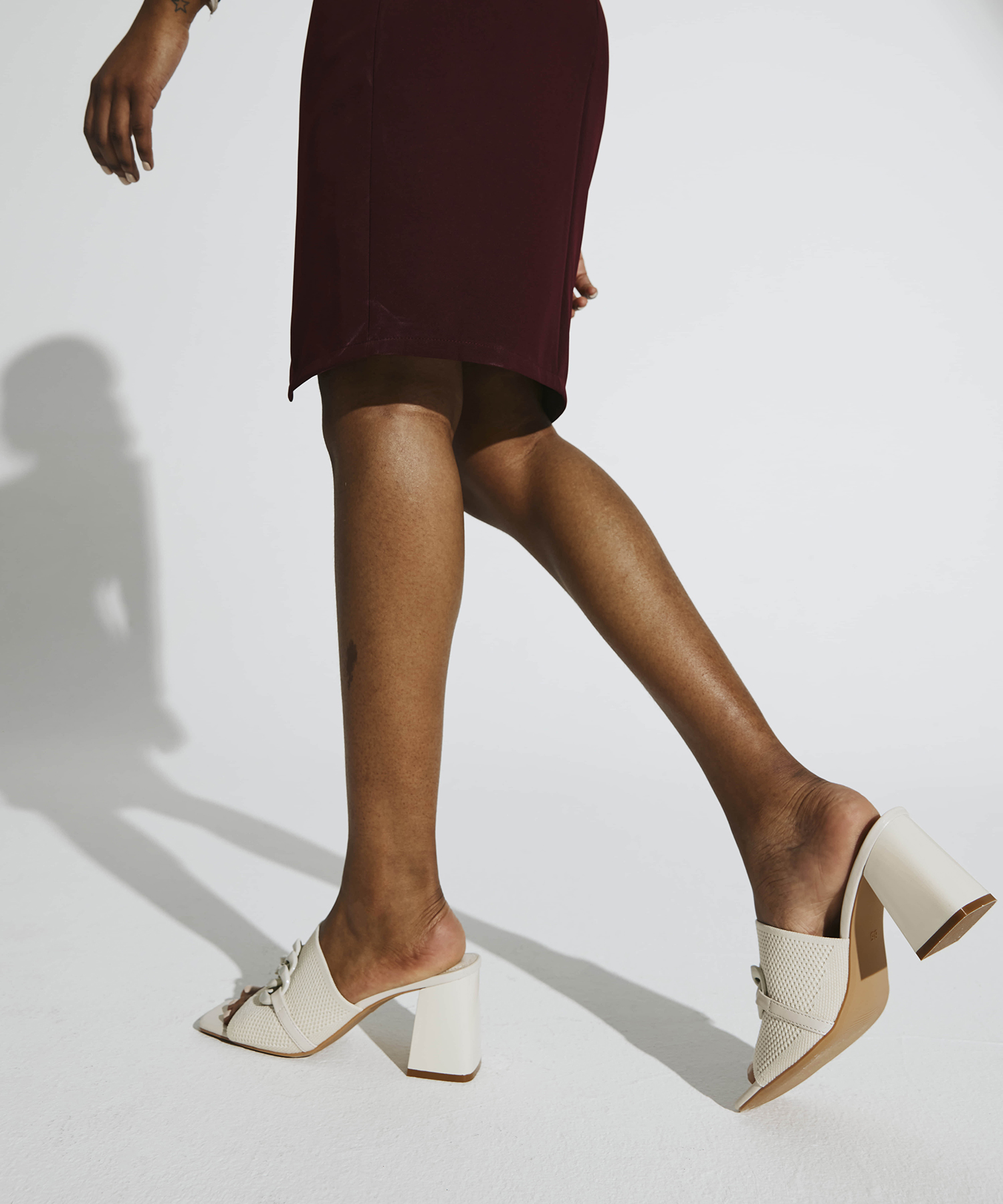 MOUSSE FIT Elegant Square Toe Chain Heeled Sandals