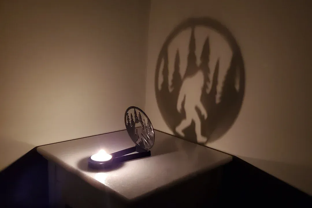 👻Ghostly Candlestick Shadow Decorations