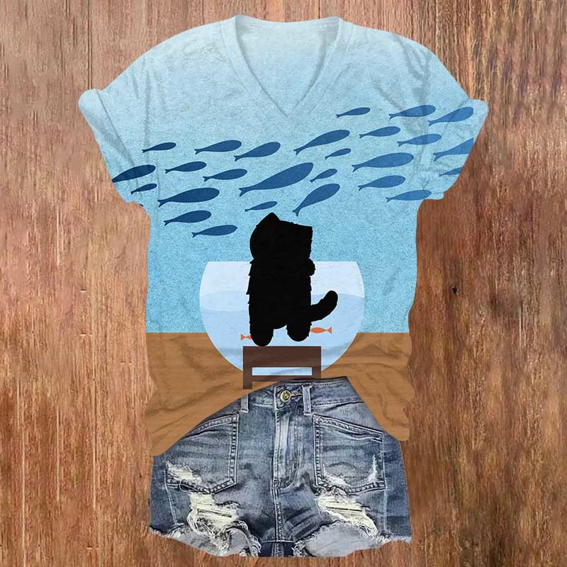 Lovely Black Cat Watching Swimming Fish Print V-neck T-shirt - Blue - US32-34(5XL) - image 1