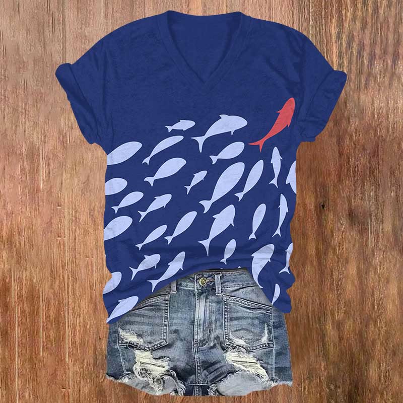 Vintage Black Fish Chasing Red Fish Art Print V-neck T-shirt - Blue - US32-34(5XL) - image 2