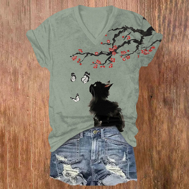  Japanese Ink Painting Plum Blossom Butterfly Black Cat Print V-neck T-shirt - Green - US32-34(5XL) - image 2