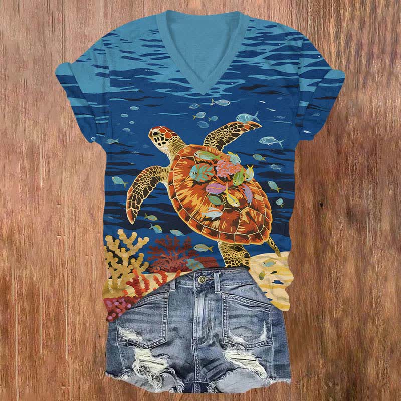 Creative Underwater Sea Turtle Carrying Small Fish Print V-neck T-shirt - Blue - US32-34(5XL) - image 1