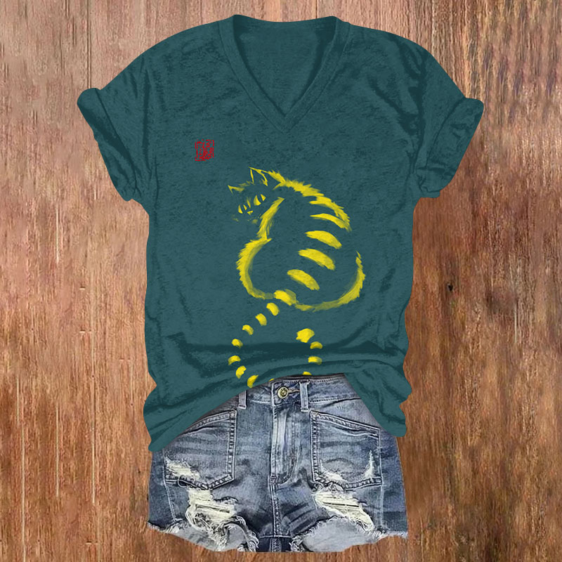 Japanese Abstract Cat Looking Back Print V-neck T-shirt - Green - US32-34(5XL) - image 2