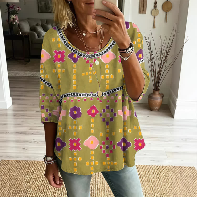 Retro Ethnic Pattern Print Openwork Lace Splicing Round Neck Half Sleeve Blouse - Green - 4XL - image 1