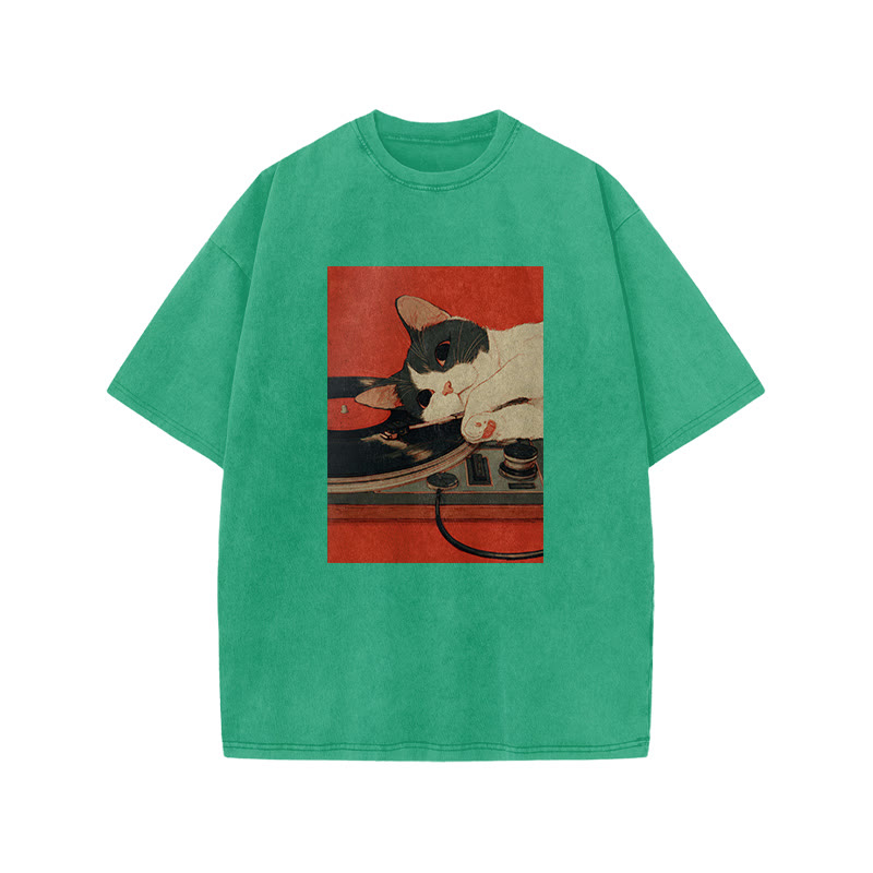 Japanese Cat Lying Down On The Turntable Print Acid Washed T-shirt - Green - US20-22(3XL) - image 6