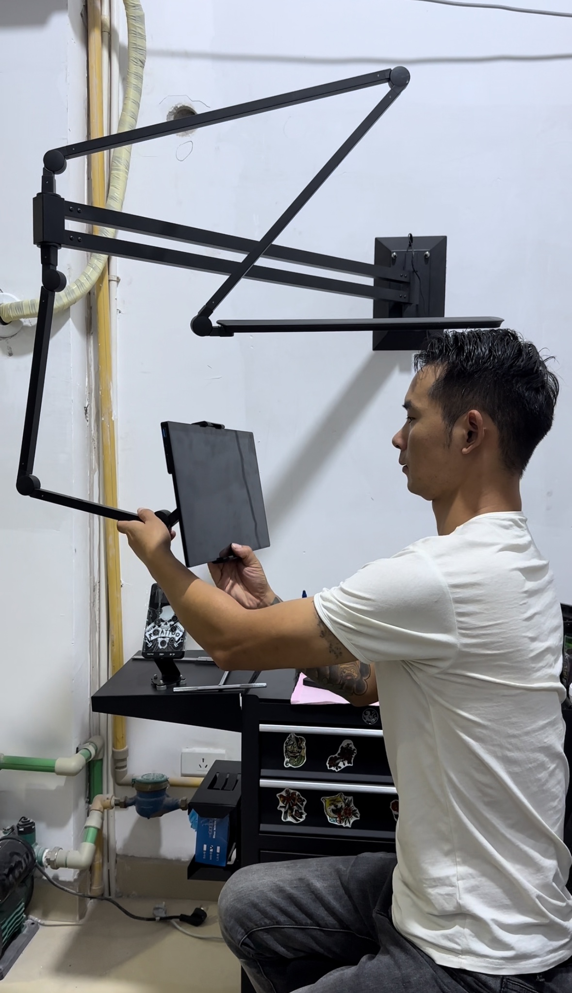 Tattoo work lamp wall