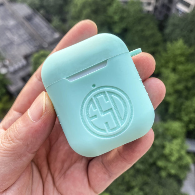 Personalized Silicone AirPod Case with Clip Keychain | OFPod08