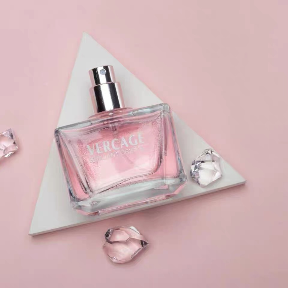 Versace pink diamond light perfume