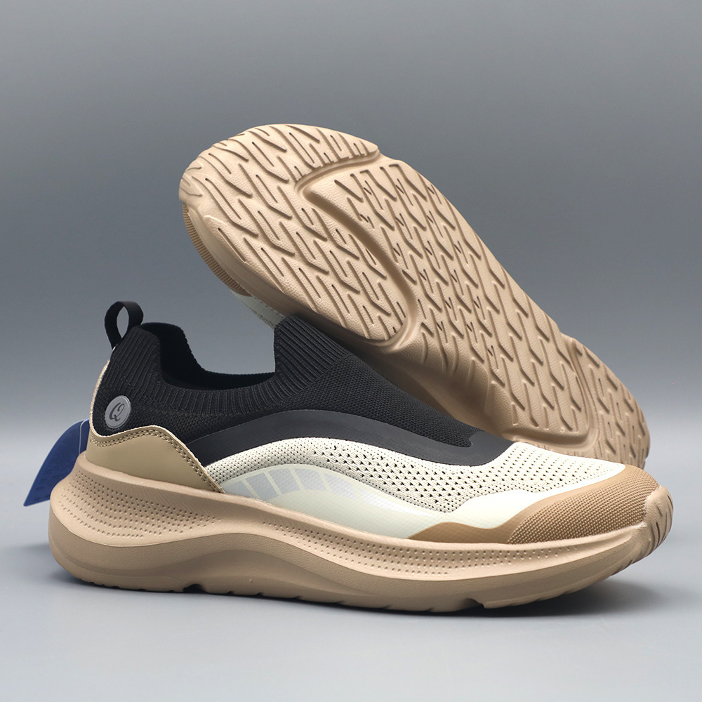 Mesh breathable thick-soled cushioned walking shoes